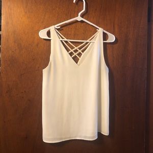 Crisscrossed back express tank